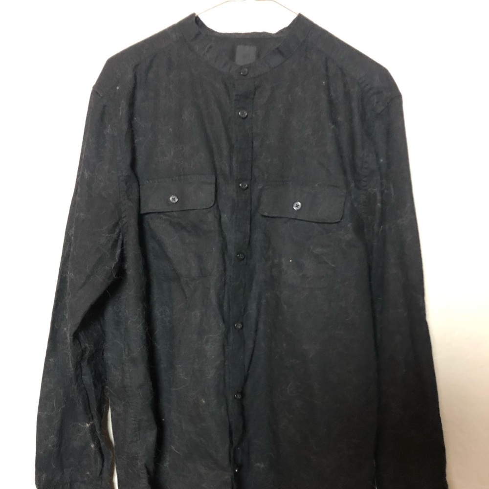 Men’s lightweight linen type button down shirt